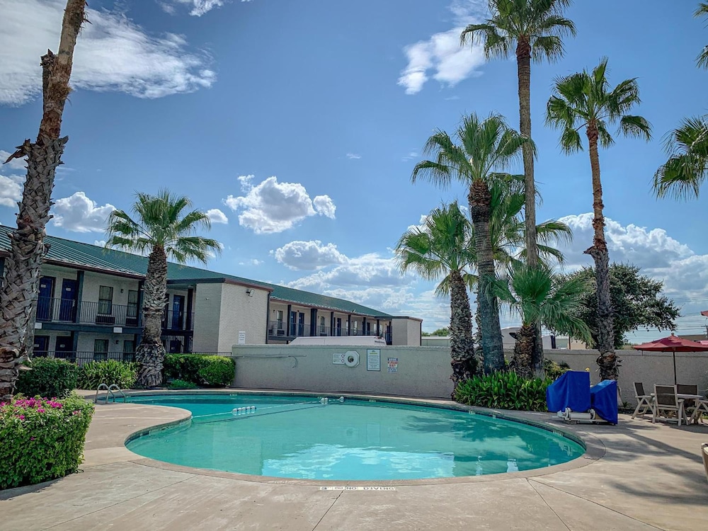 Studio6 Laredo, TX - North I 35 41/47
