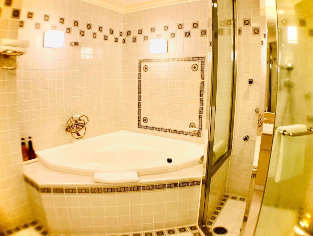 Hotel Francs 46/46