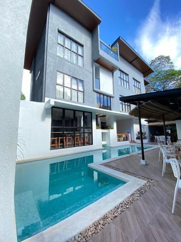 Acacia Garden Inn 7/66