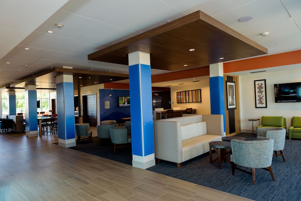 Holiday Inn Express Suites Mckinney Frisco East 10/36