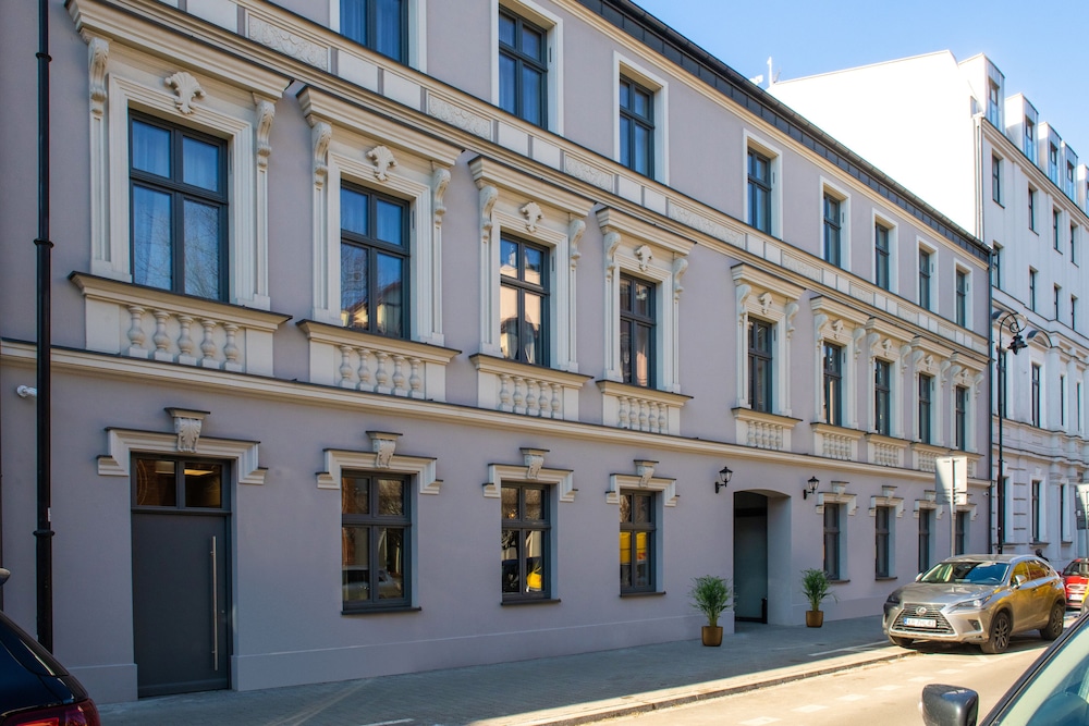 Xerion Hotel 46/50