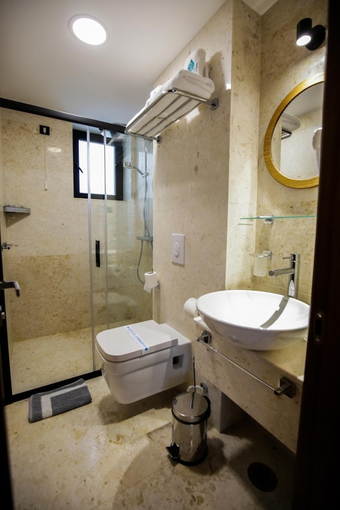 Su Hotel 50/50