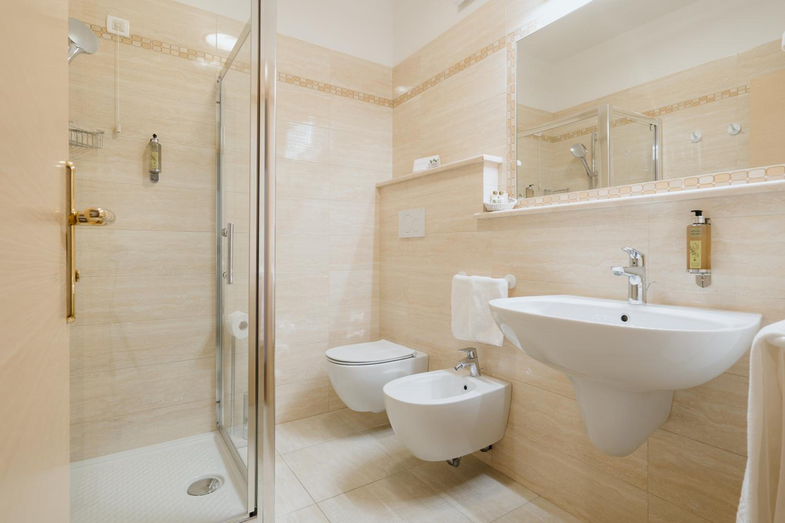 غرفة سوبيريور بسرير مزدوج بإطلالة على الحديقة، Hotel Du Lac 9/10