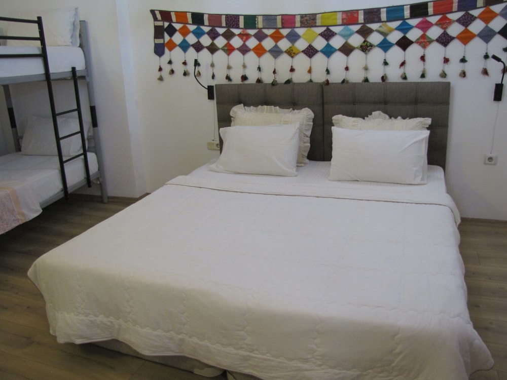 Ali Babas Guesthouse 11/42
