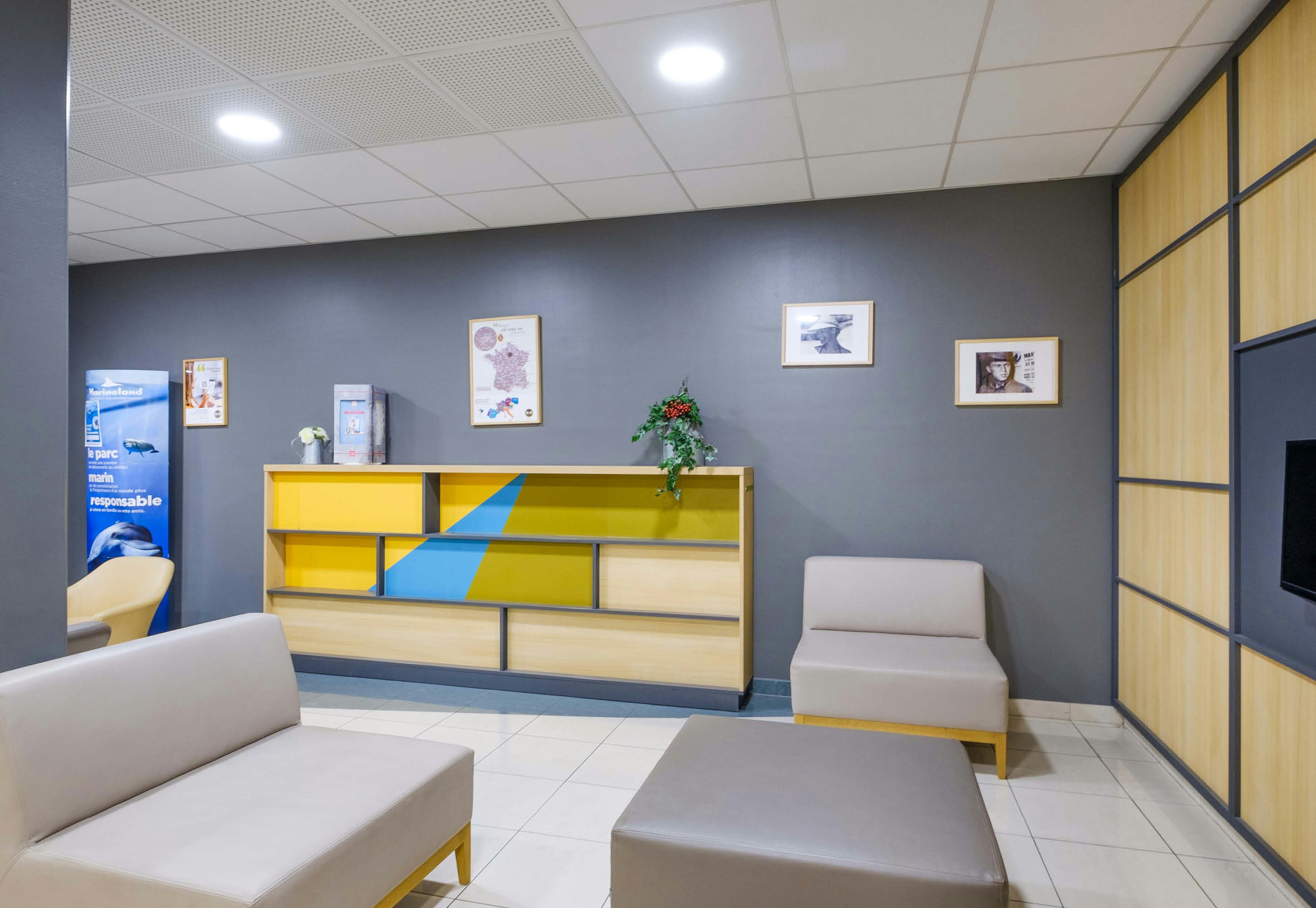 Lobby at B&B Hotel Villeneuve Loubet Village, VILLENEUVE LOUBET