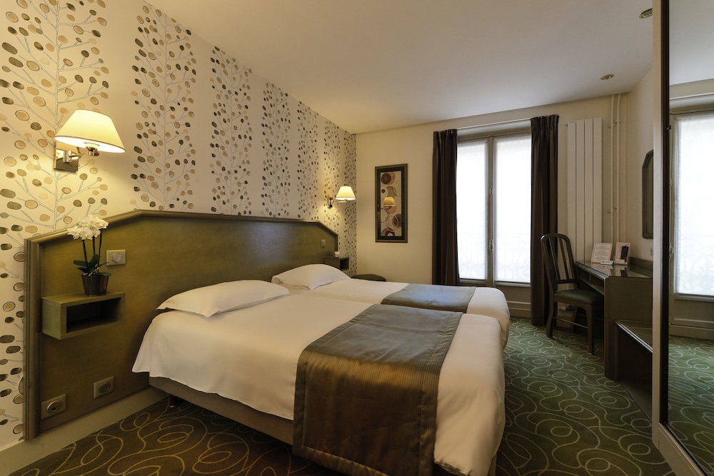 ROOM, TWIN BEDS