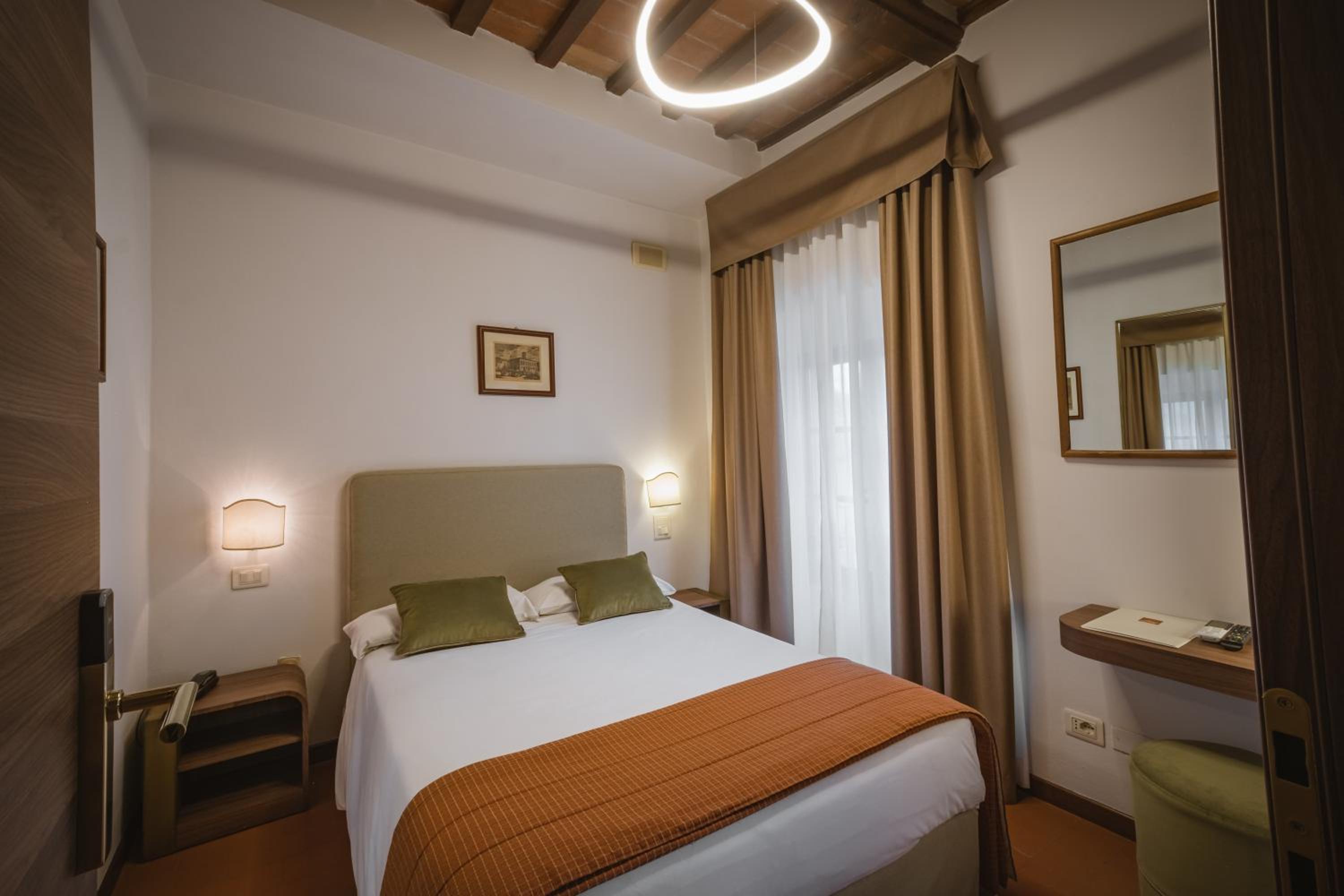 غرفة اقتصادية بسرير مزدوج أو سريرين منفصلين، Hotel Villa Montegranelli 5/7