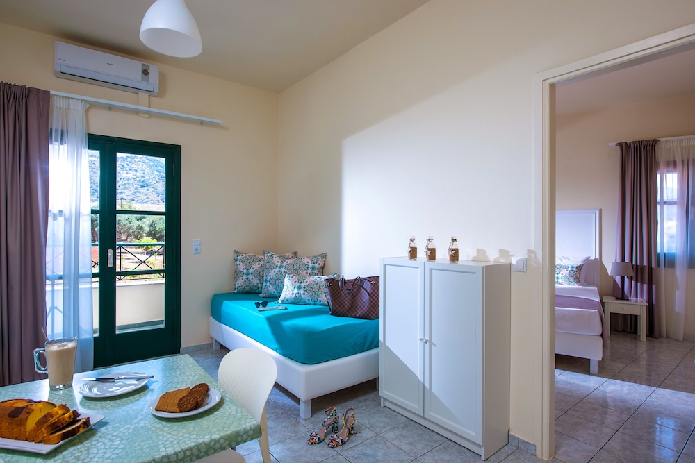 Kristalli Hotel 17/40