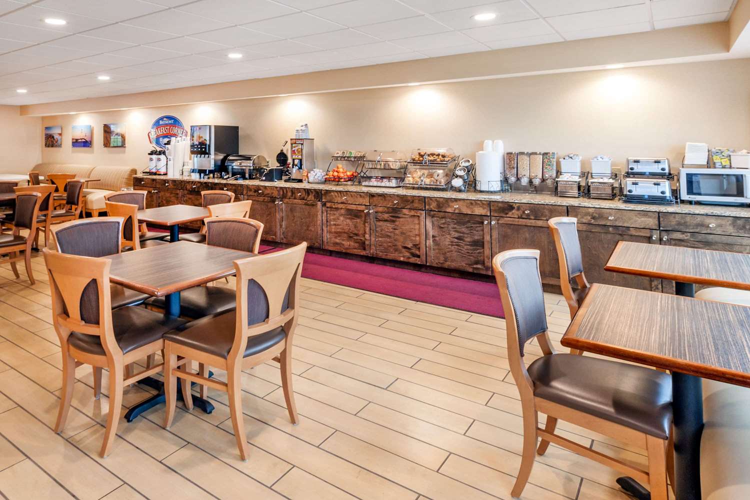Baymont by Wyndham St. Ignace Lakefront 33/54