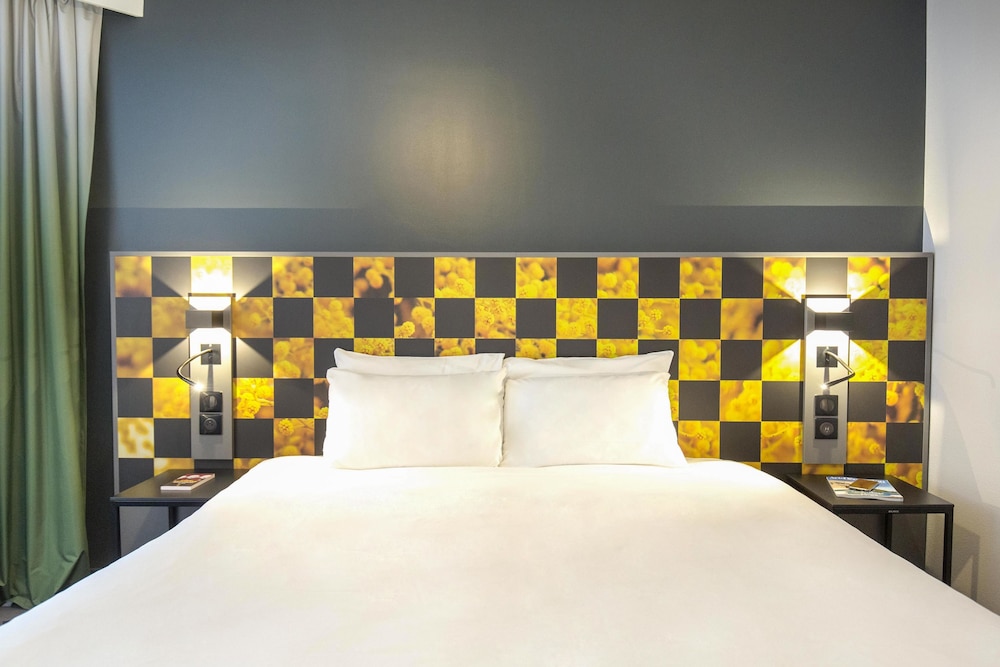 Mercure Hyeres Centre 25/73