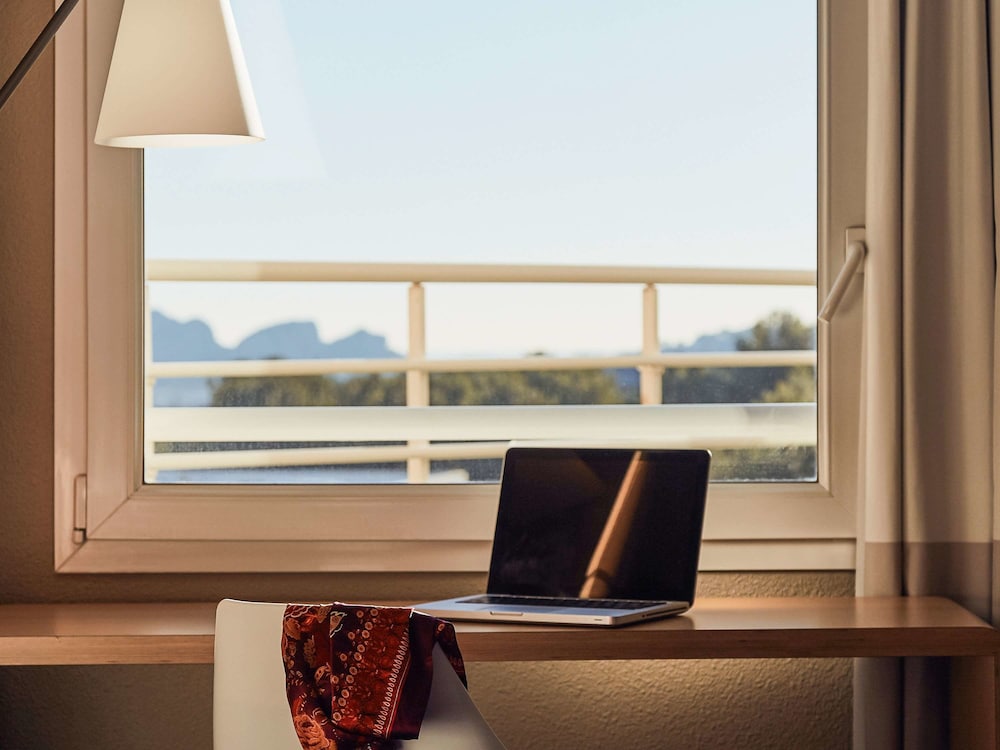 Ibis La Ciotat 31/74
