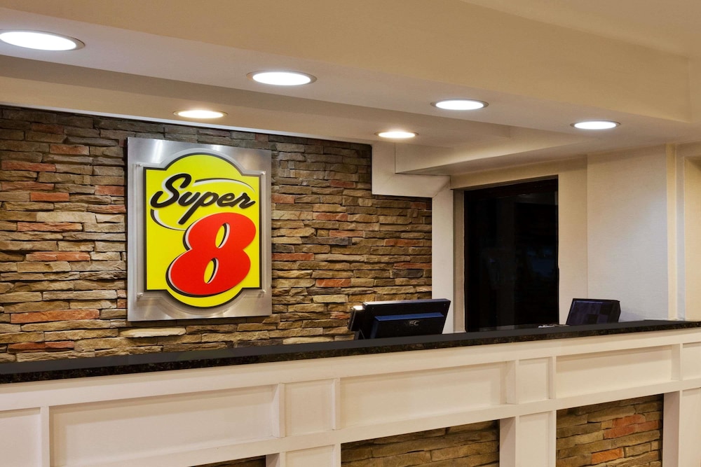 Super 8 By Wyndham Ringgold 5/23