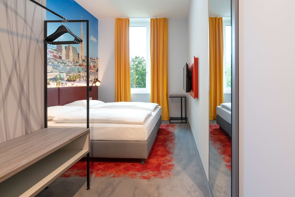 Campanile Vienna South 10/32
