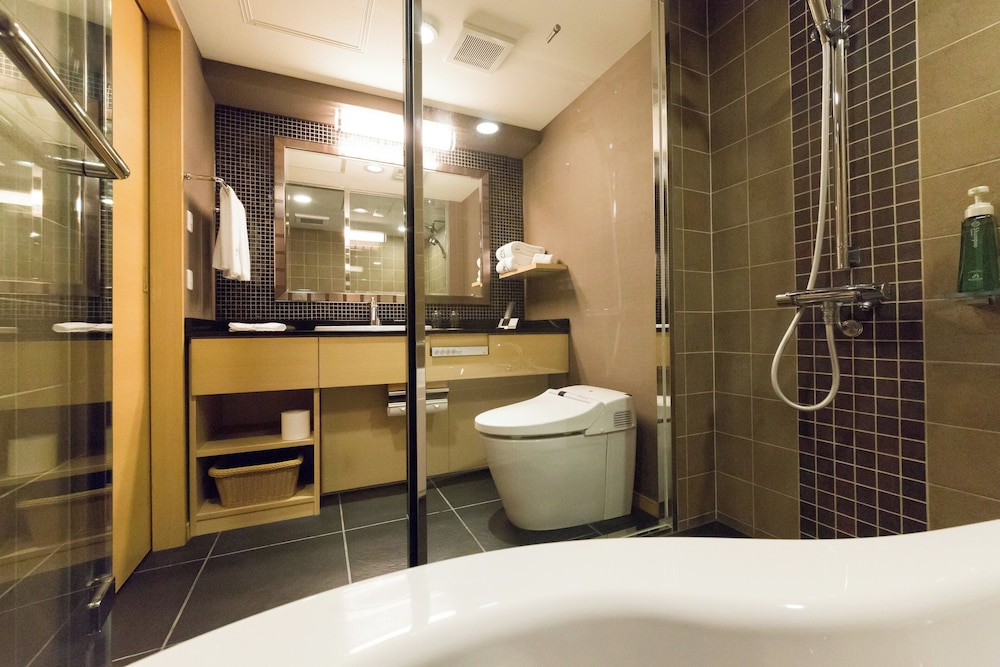 Kyoto Brighton Hotel 72/74