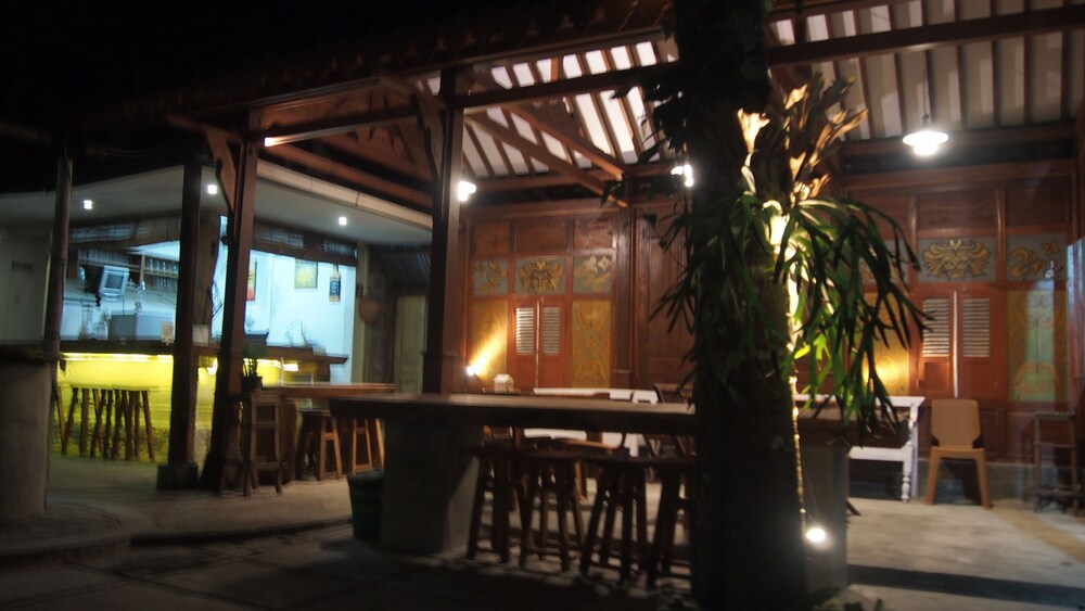 The Riverside Javanese Cottages 7/45