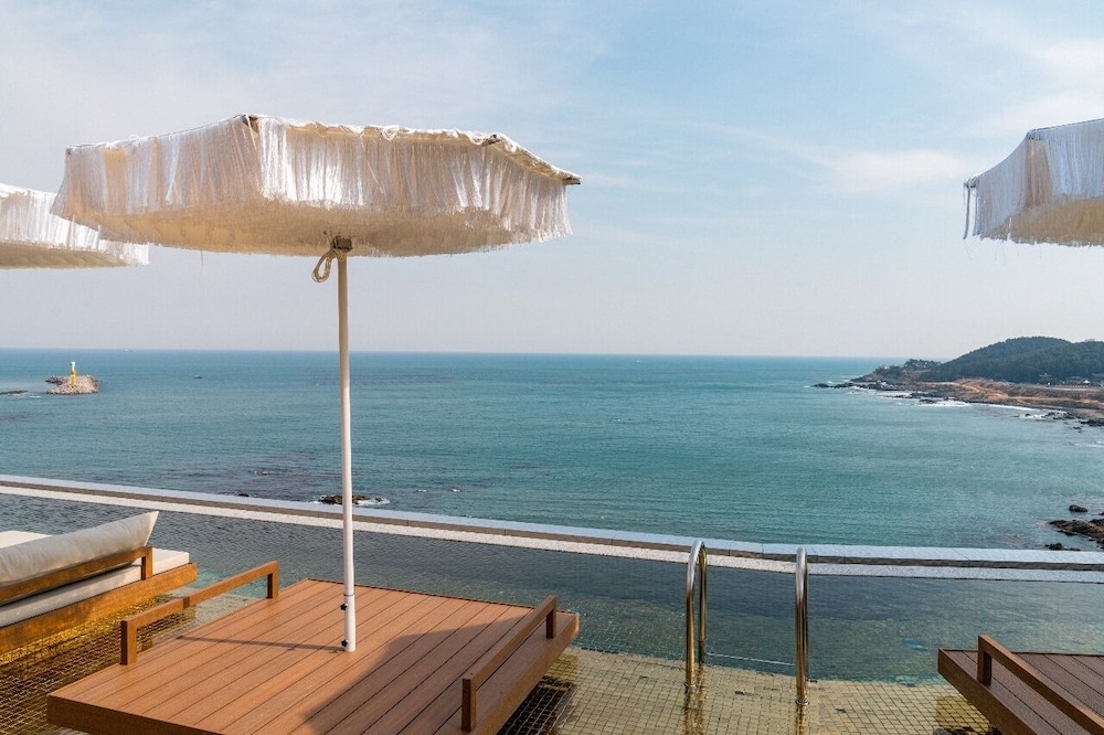 Best Louis Hamilton Hotel Ocean Terrace 27/34
