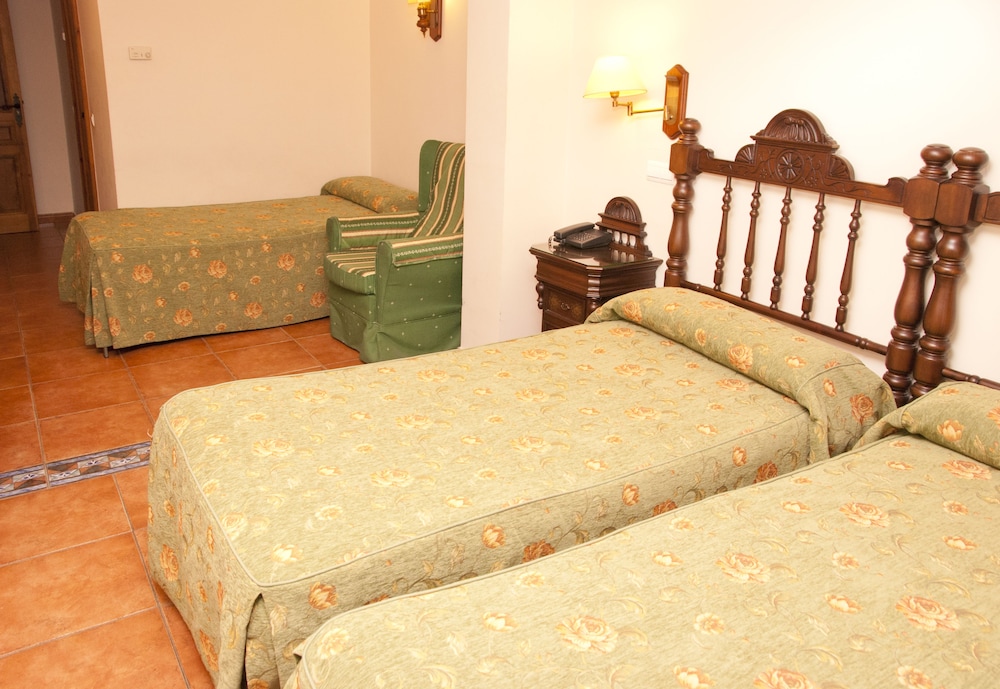 Santo Domingo De Silos Hotel 11/30