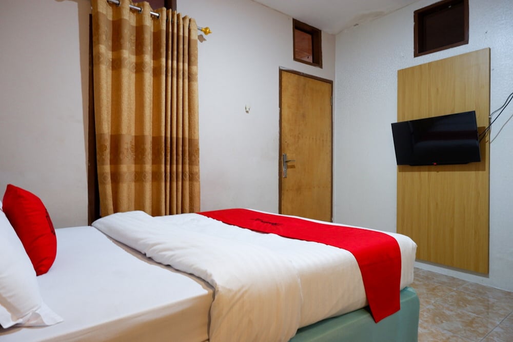 RedDoorz Plus @ Hotel Srikandi Kendari 25/50