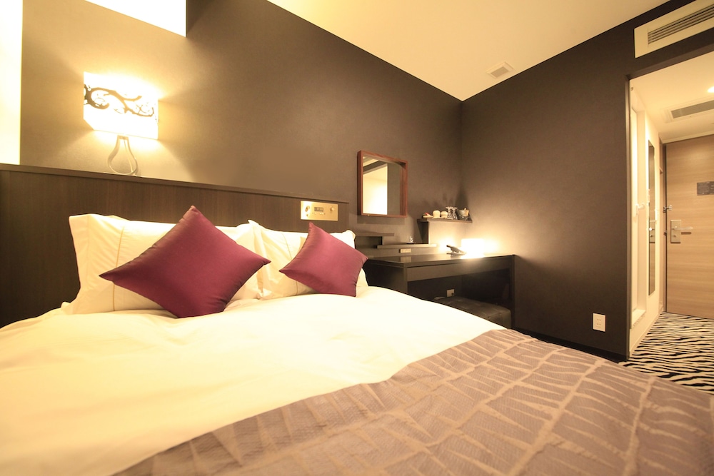 MODERATE, DOUBLE BED
