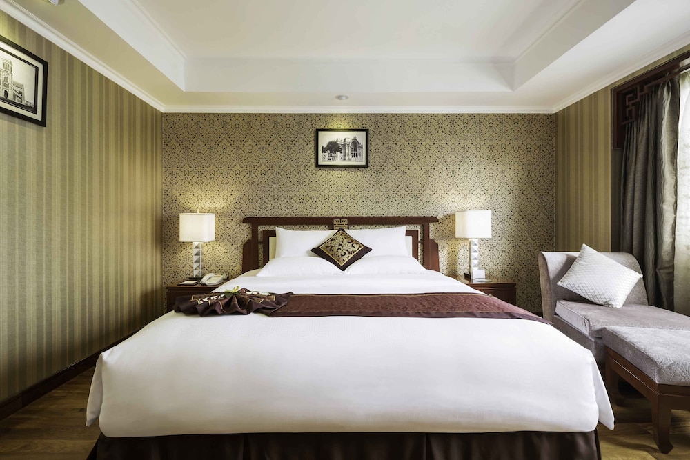 Rex Hotel Saigon 18/50