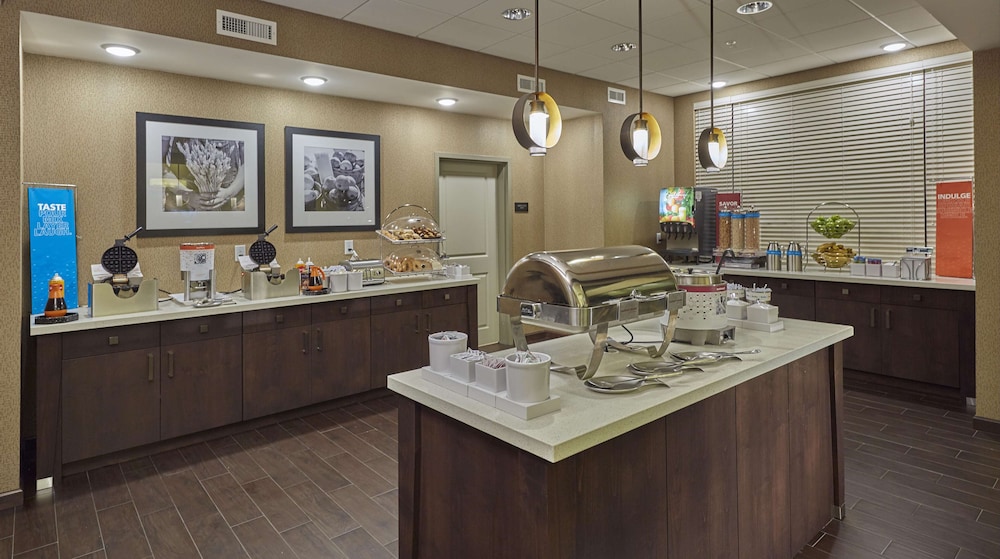 Hampton Inn and Suites Hood River 39/55