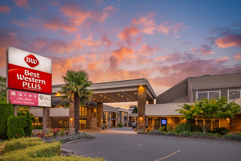 Best Western Plus Burnaby Hotel 4/76
