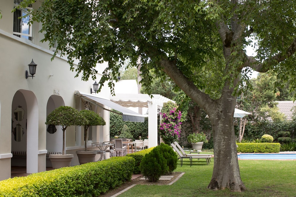 Summerwood Guest House 2/44