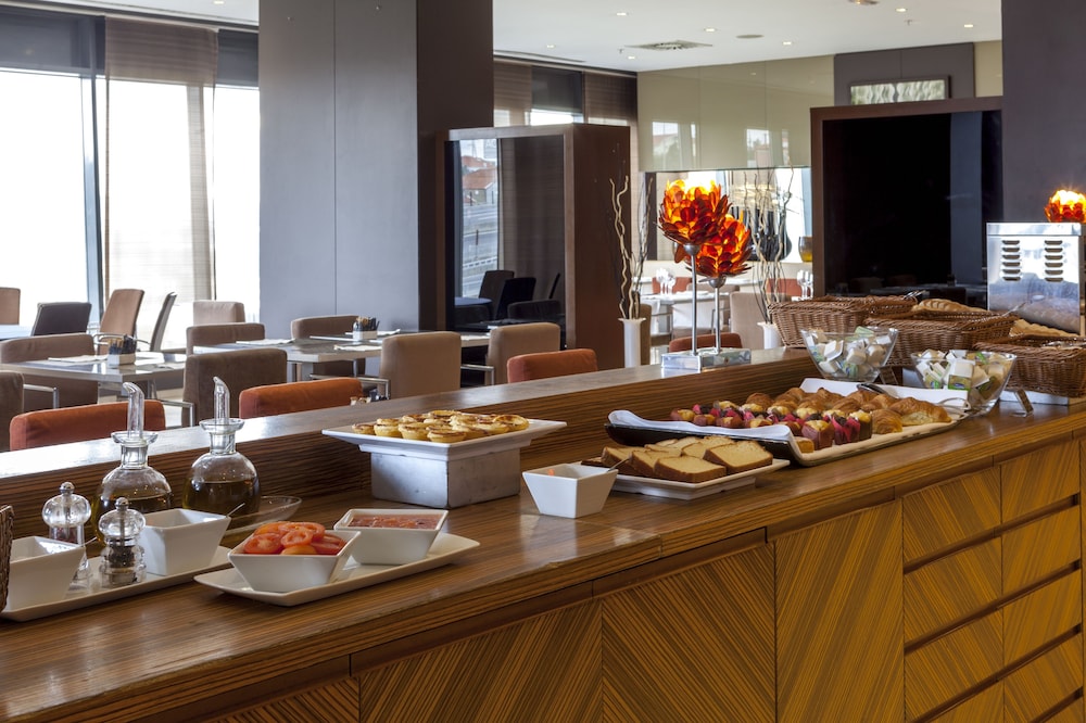 Ac Hotel Porto 32/48
