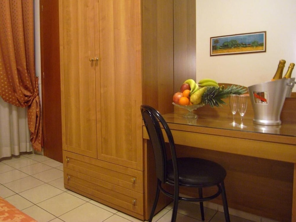 Hotel Mondial 46/55