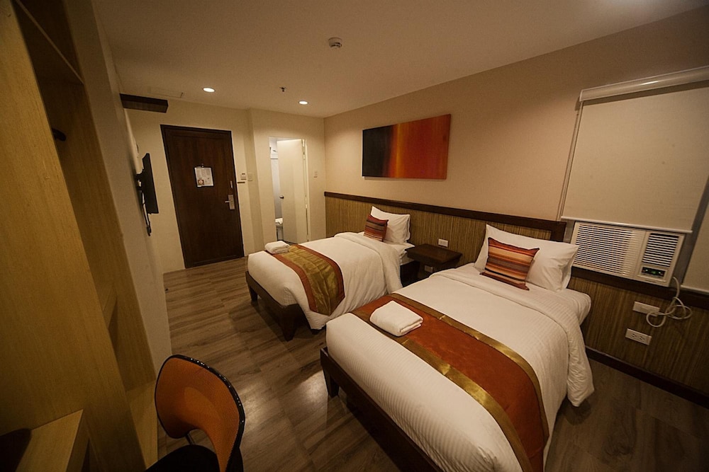 Ns Royal Hotel 35/59