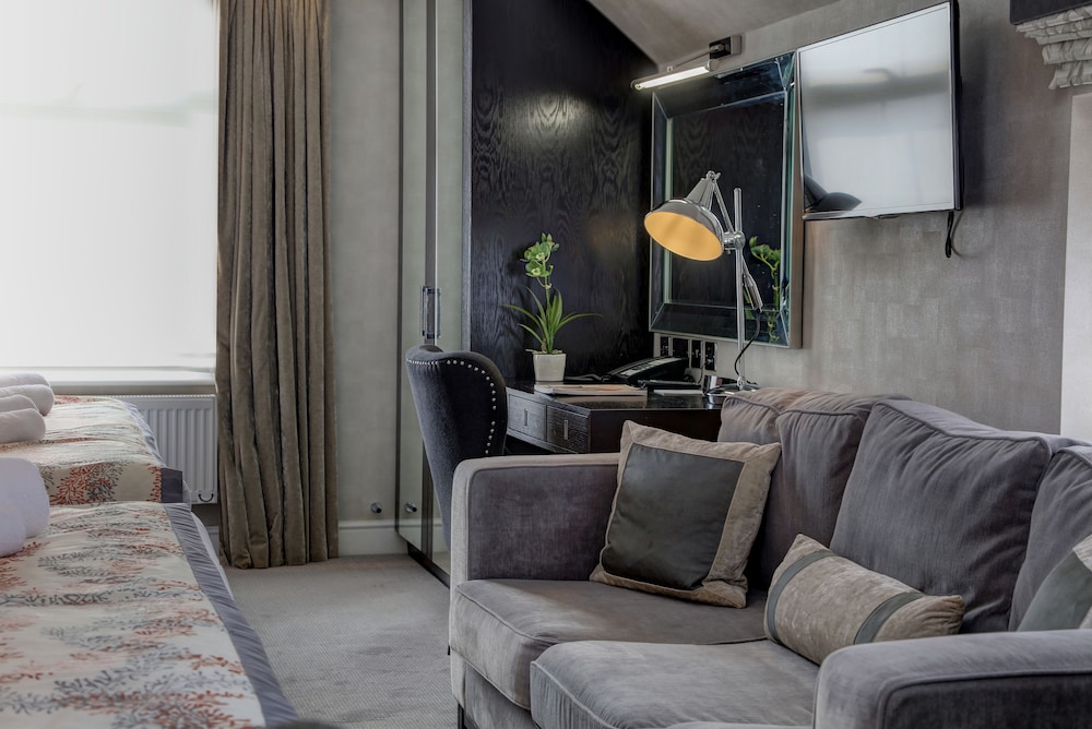 Spark by Hilton London Chiswick 37/45