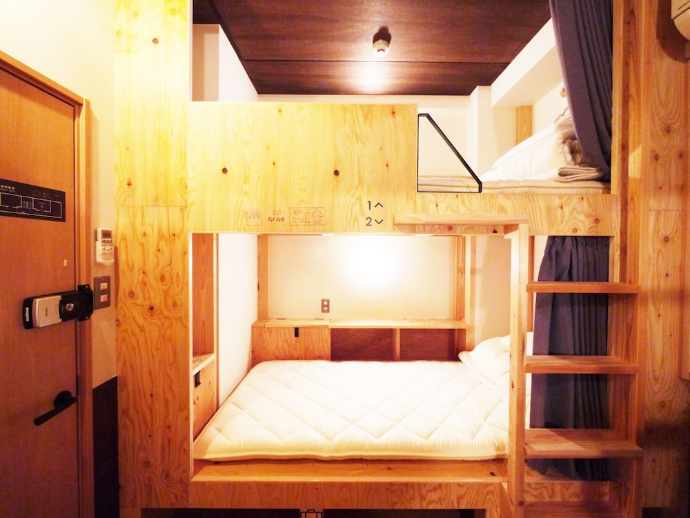 Poly Hostel 2 Namba 13/38