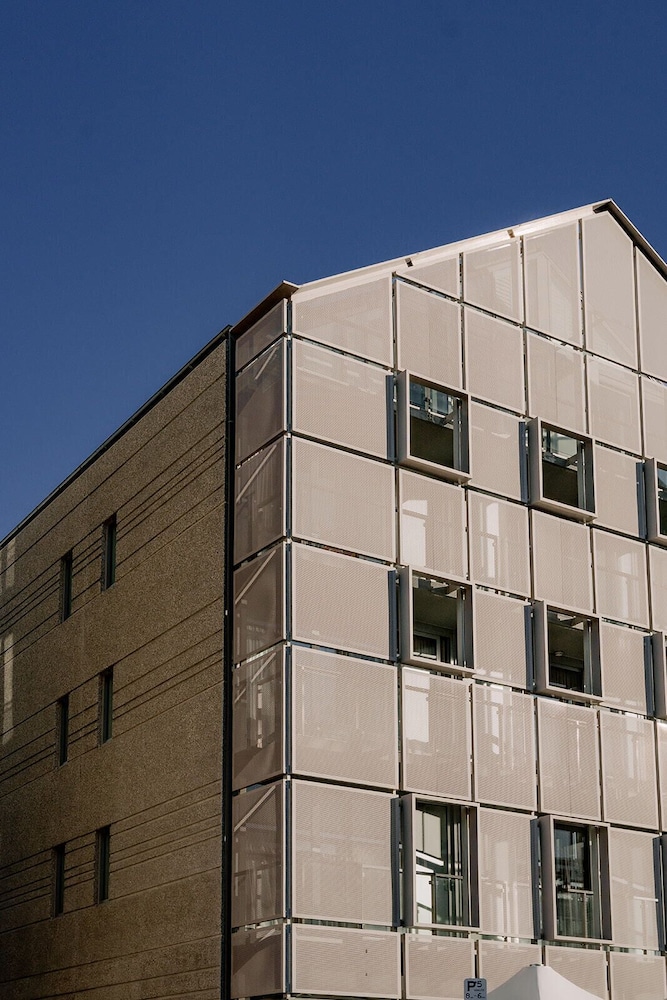 Salamanca Wharf Hotel 9/66