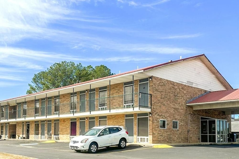 Regal Inn Guntersville Hwy 431 41/50
