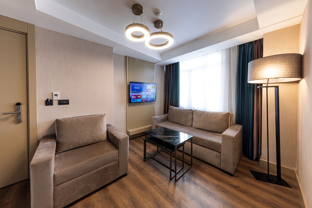 The Nest Hotel 48/70