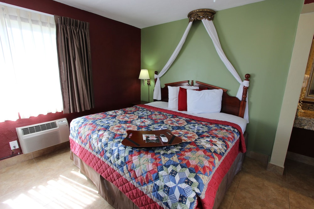Oceans Beach Resort Suites 26/67
