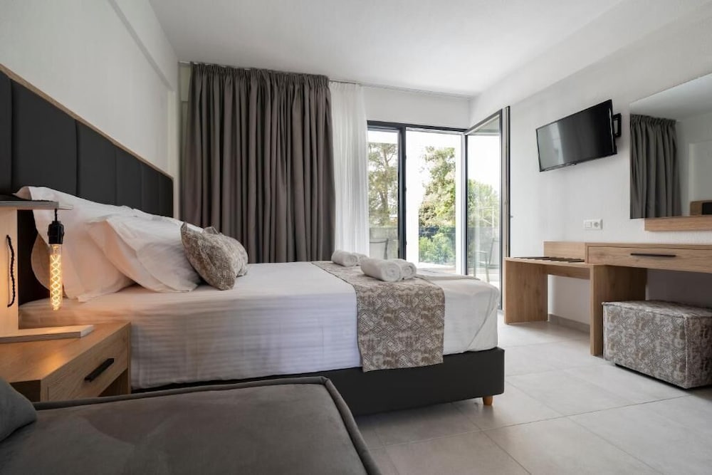 Avaton Luxury Resort and Spa 21/49