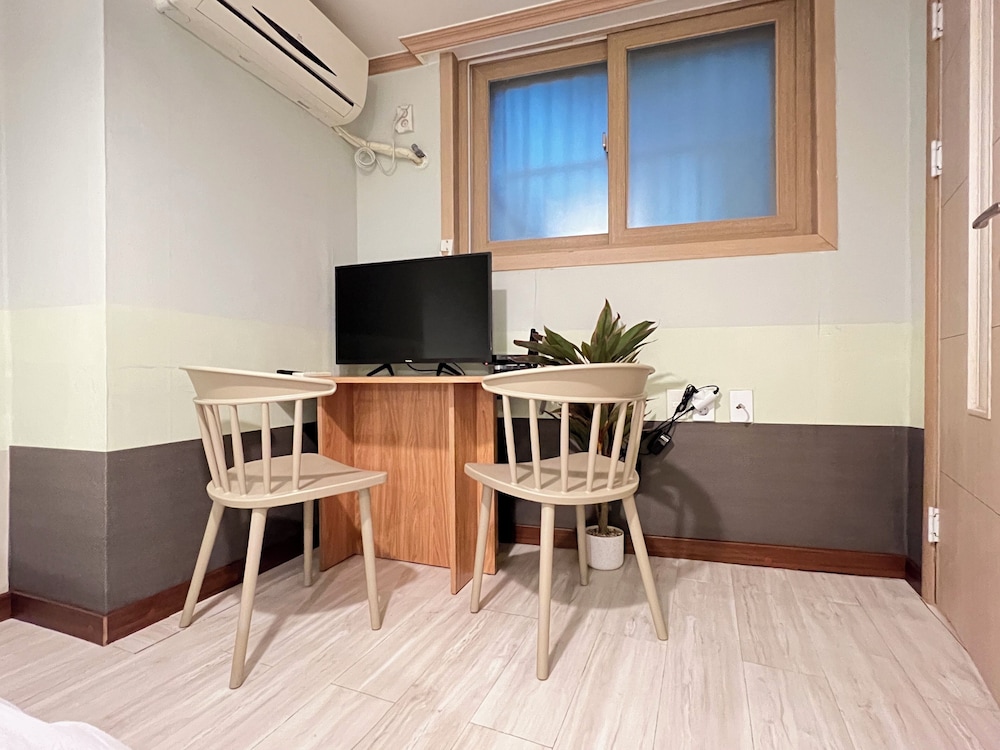 JNINE Guest House 47/59