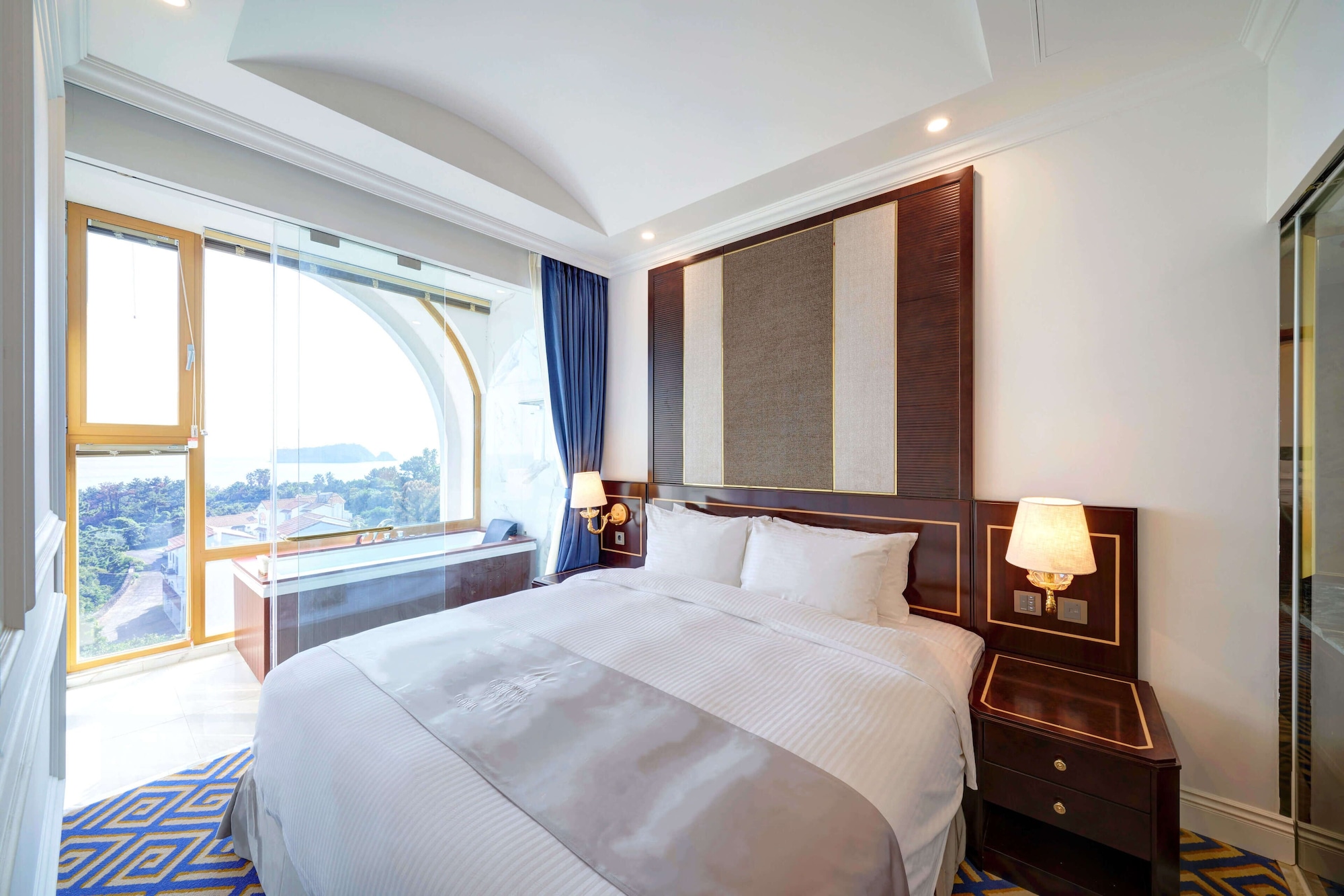 Suite, 2 King Beds, Ocean View, Hot Tub