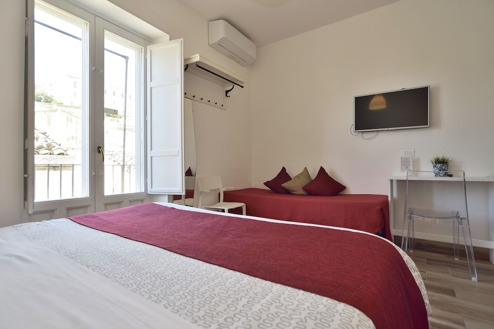 MODICA OLD TOWN ROOMS 11/50