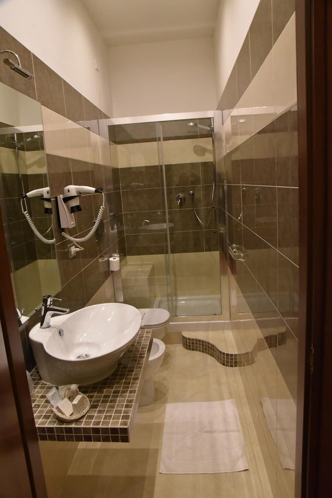 Hotel Moderno 45/50