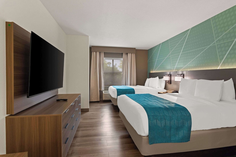 Upgrade, Suite, 2 Queen Beds