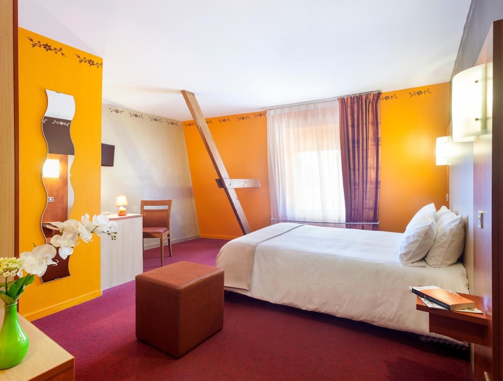 The Originals City Hotel Le Lion Dorr Chinon Inter Hotel 9/76