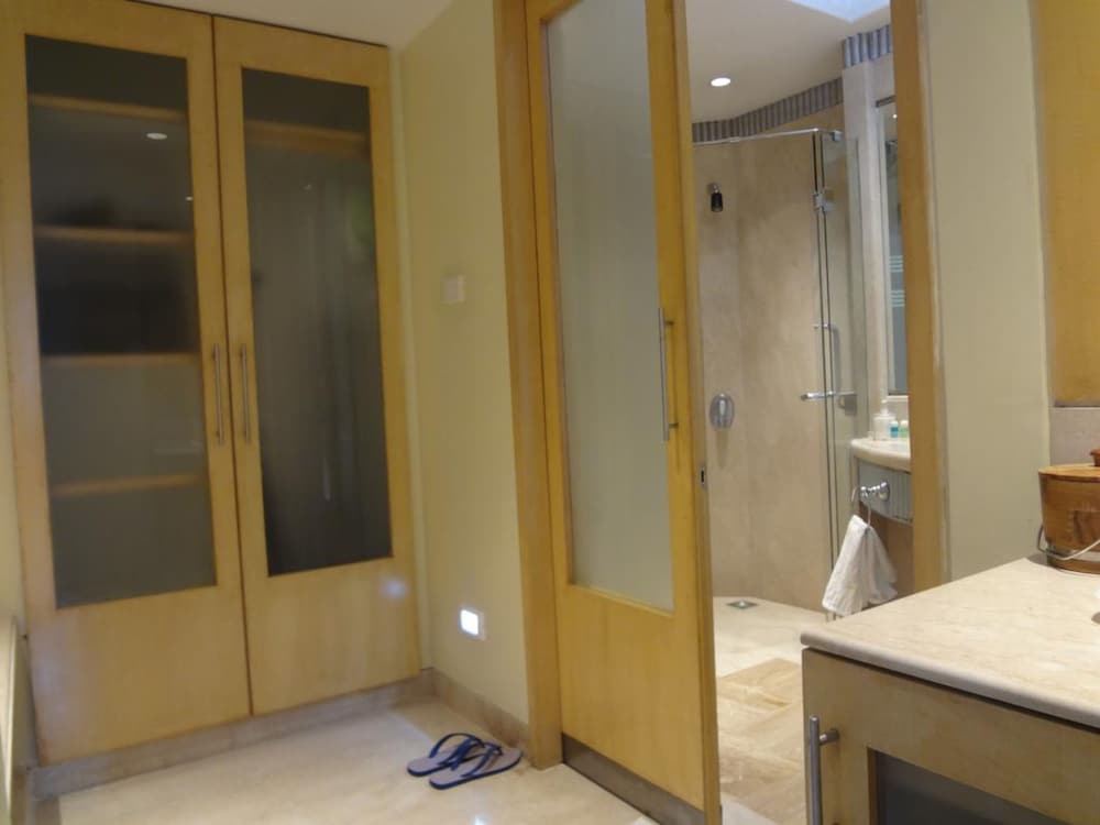 Ascot Hotel 20/33