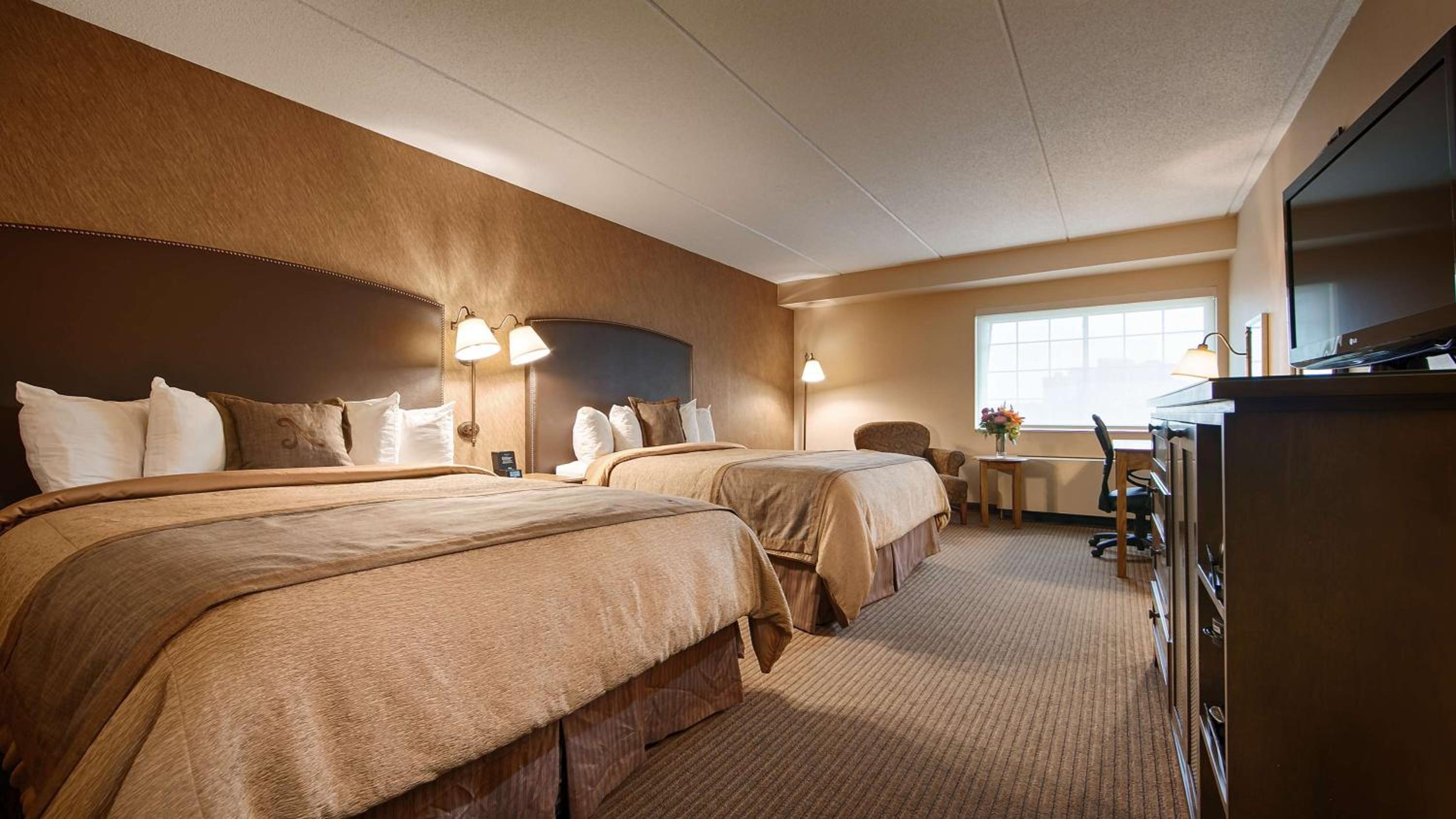Room, 2 Double Beds, Pool Access