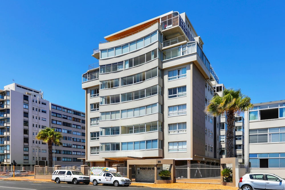 Mouille Point Village 4/50