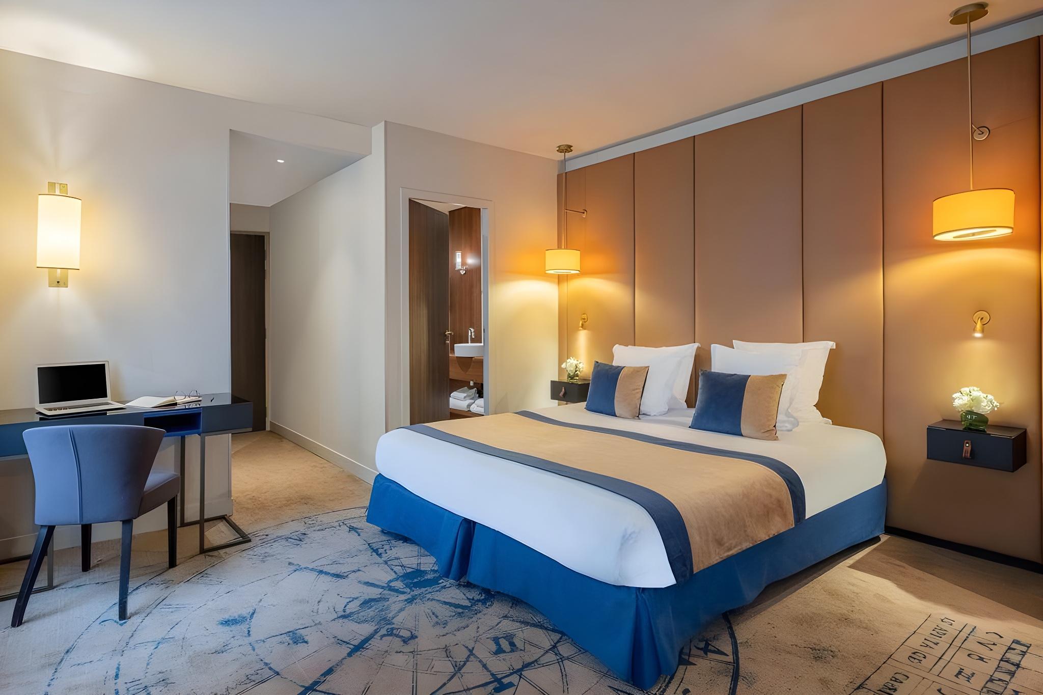Junior Suite, City or Courtyard View