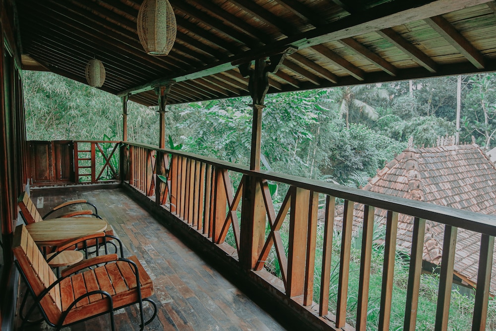 Keramas Sacred River Village 33/50