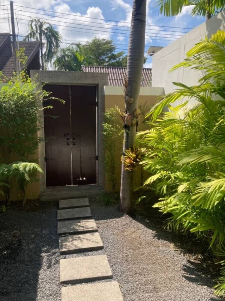 THE KIRI VILLAS RESORT 4/69