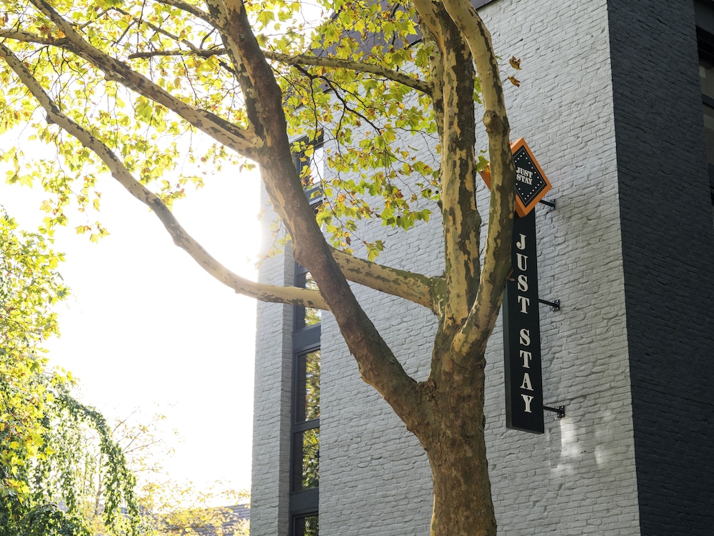 JustStay Ratingen Hotel & Apartments 42/50